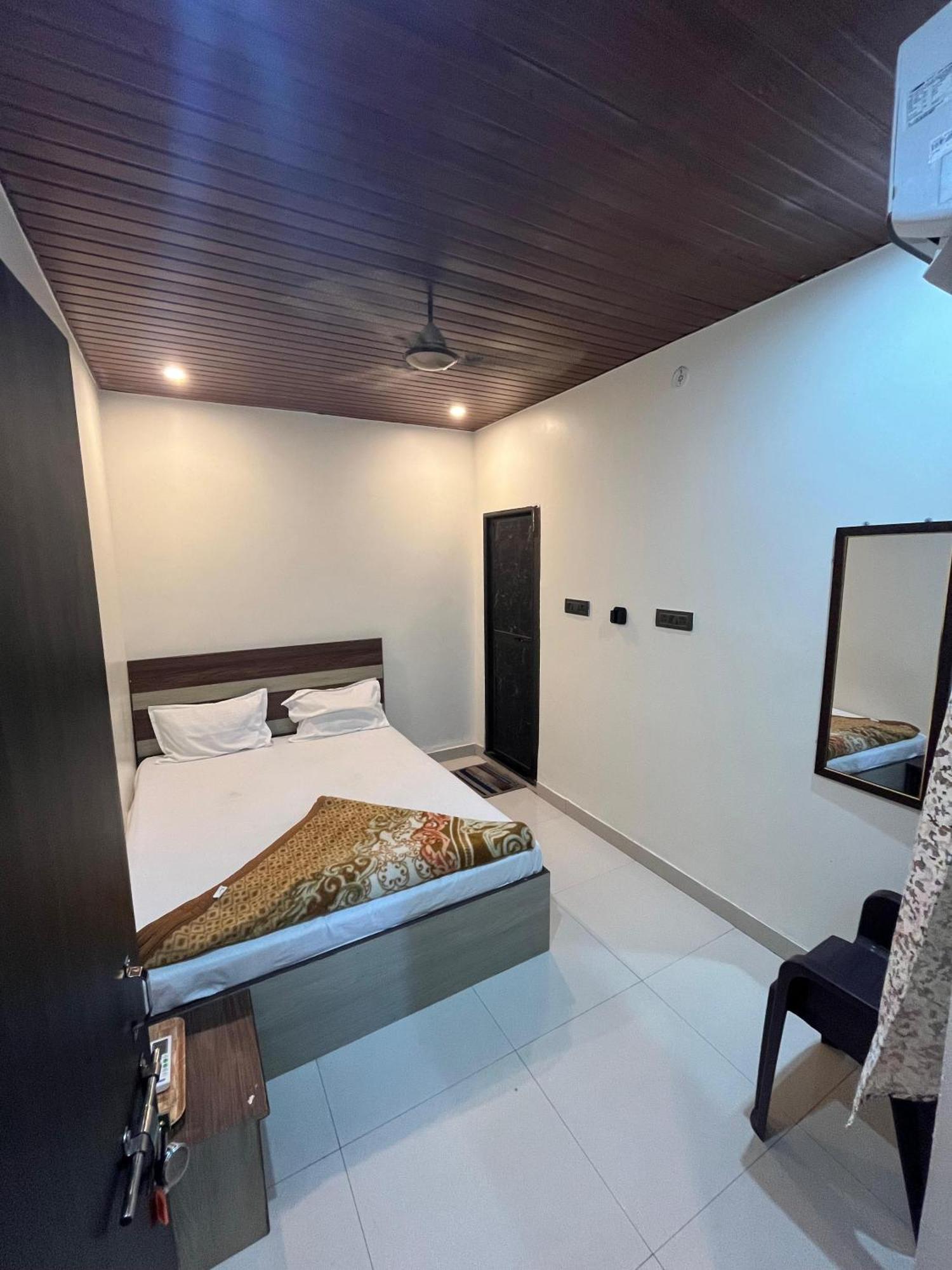 Gauri Kedareshwar Guest House Varanasi Ngoại thất bức ảnh